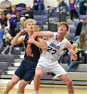 Southern Valley boys battle, but come up short
