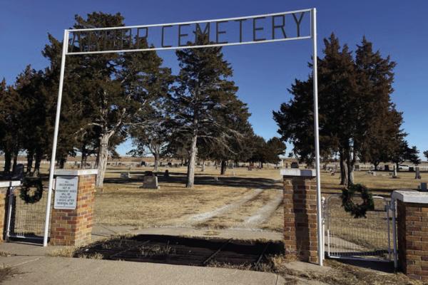 Stockville takes part in Wreaths Across America