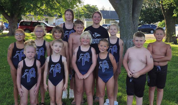 This year’s swim team members are front (l-r) Emerson Swanson, Millie Sisson, Avery Cappel, Kaitlyn Sitorius, Henry Barnes, Quinton Sitorius. Middle (l-r) Nevaeh Wendland, Lena Taylor, Aven Taylor, Caiden Cappel and Harper Sisson. Back (l-r) Natalie Breinig and Tracy Roskop.
