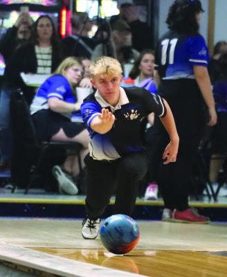 Arapahoe sweeps Southern Valley in bowling dual