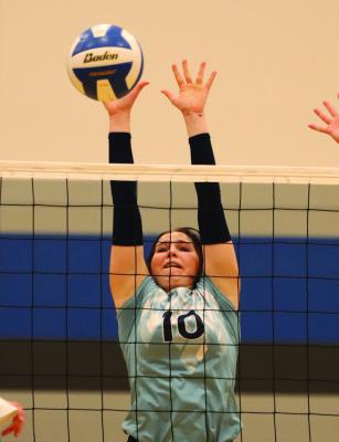 Southwest’s Aspen Billeter rises for a block.