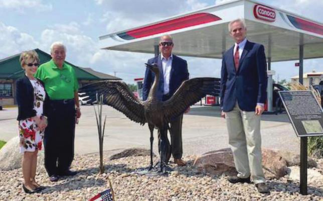 L to R: Artist Sondra Jonson, Business developer Paul Younes, Kwik Stops CEO, Dan O’Neill, Lt. Gov. Mike Foley at the Dedication of the Sandhill Crane Sculpture.