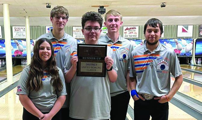 The Arapahoe Unifed bowling team received the District Runners Up plaque! Way to go Unified Bowling Team.
