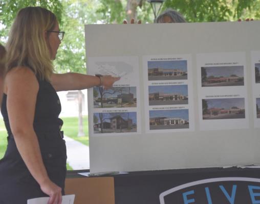 Downtown revitalization meets with public at arapahoe City park