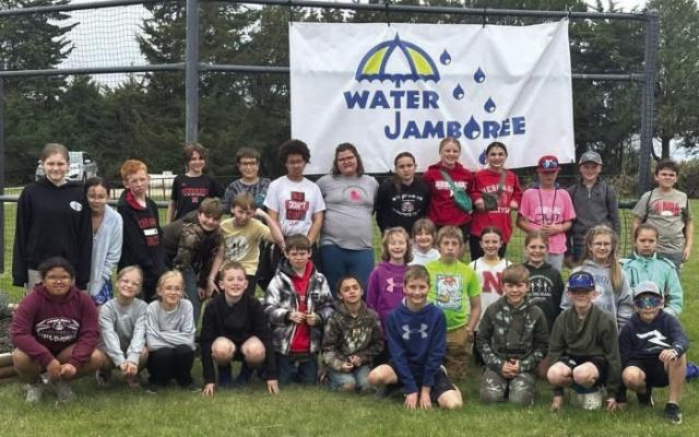 Elwood and Eustis-Farnam students attend Water Jamboree