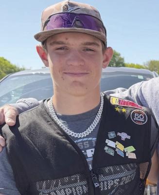 Carter Shoemaker of Cambridge was awarded 5th place at the 22 Yard line at the State Trap Tournament this weekend!