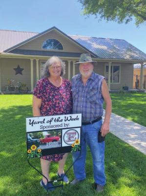Elwood Yard of the Week