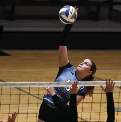 Roughriders, Wolves battle