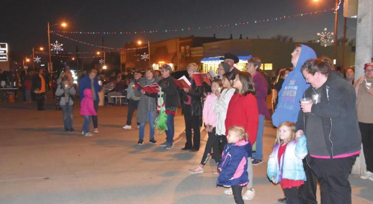 Celebrating arapahoe’s 150th birthday during a vintage merry & bright friday night