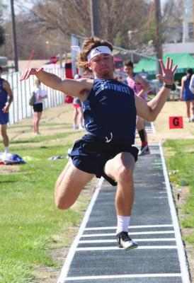 Arapahoe, Cambridge, Southwest compete at Med Valley Invite