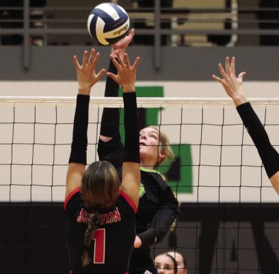 MHC advances to district finals, falls to Oakland-Craig