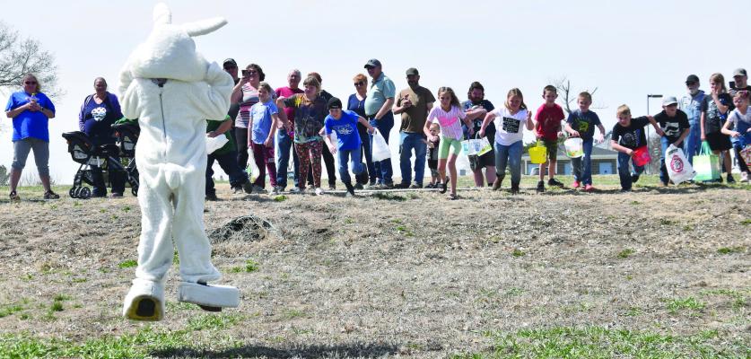 Easter egg hunts in Arapahoe and Edison