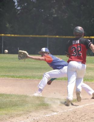 Cambridge-Arapahoe’s Roy Hoelscher stretches to receive a throw at first base during the Gladiators victory over Chadron Sunday in Valentine.