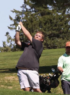 Seven medal as Trojans take second, Roughriders third at Arapahoe