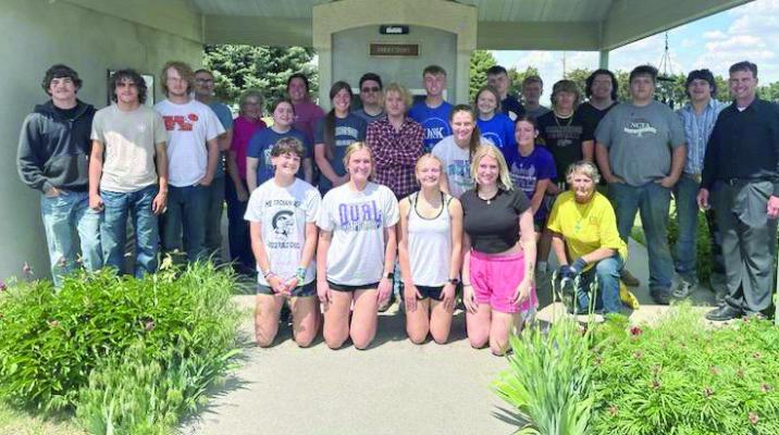 Cambridge senior class end-of-year Spring service project