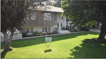 The Petals Garden Club has chosen Jerud and Shayne Banzhaf’s yard as their September Yard of the Month. Jerudd and Shayne live at 402 North Hale in Eustis.