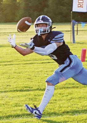 Southwest’s Deric Kelley makes a sliding touchdown catch.