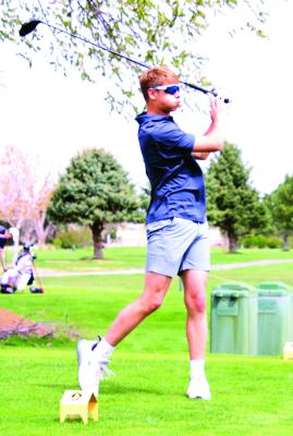 Eagles sweep top spots at Knipping Invite