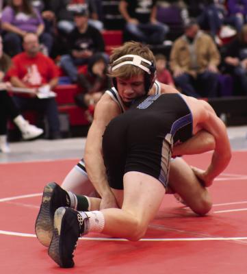 Southwest’s Mitchel Stritt looks for a cradle.