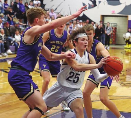 Eagles fall to Chase County, Holdrege