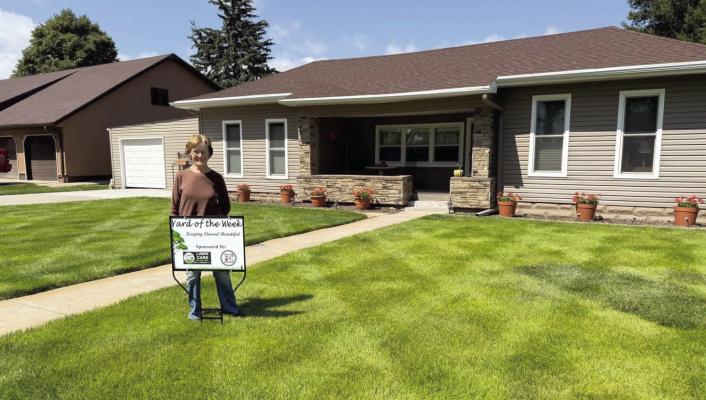 	Elwood Chamber yard of the Week