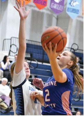 Southwest stymies Raiders in season opener