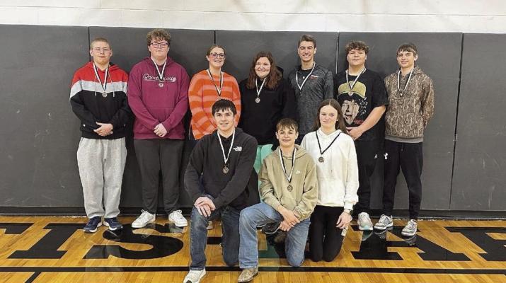 Eustis Farnam Quiz Bowl team places 3rd at home meet Congratulations to the High School Quiz Bowl team for their 3rd Place finish at the Eustis-Farnam Quiz Bowl Meet!