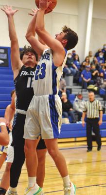 Warriors fall to Falcons, Roughriders
