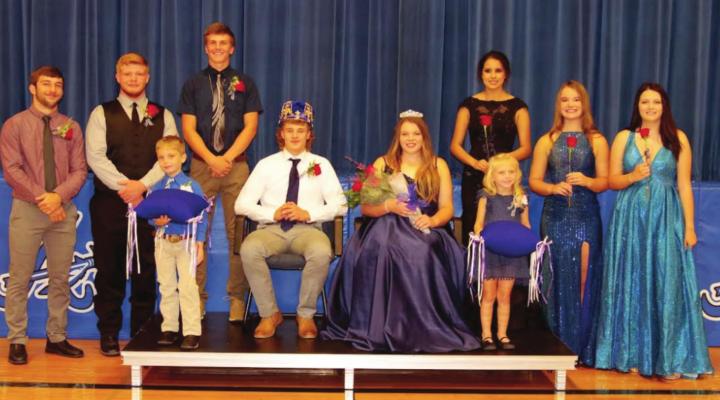 Arapahoe crowns homecoming king and queen