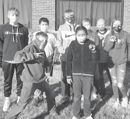 	The Elwood Junior High Quiz Bowl Team