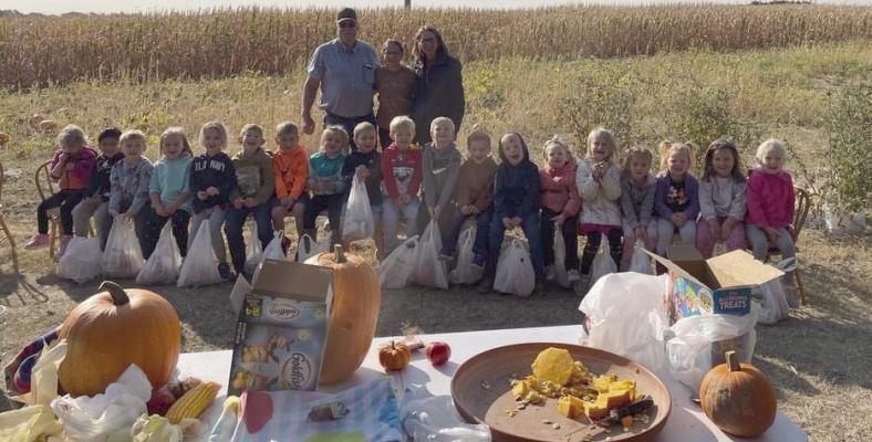 Elwood Preschool students visit Evans’ farm