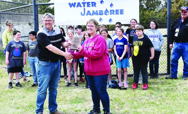 Ellis honored with plaque