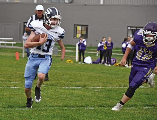 Southwest’s Braxten Hammond turns the corner on a fourth-quarter run.