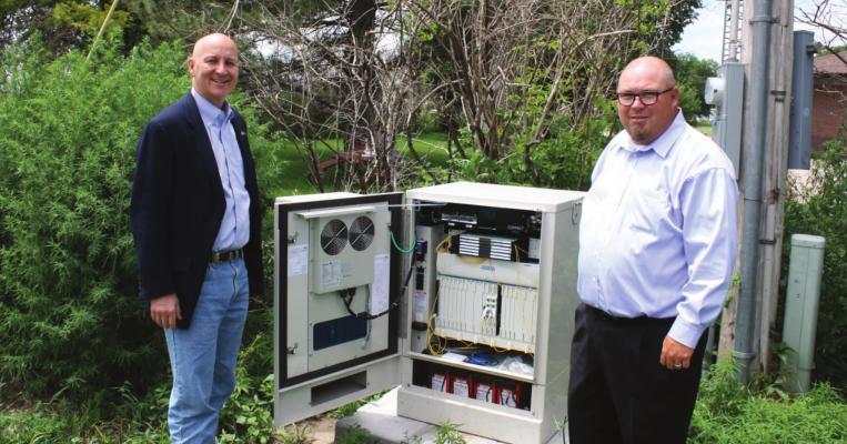 Pinpoint Communications Hosts Governor Ricketts for Broadband Facilities Tour