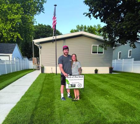 Elwood Chamber yard of the Week