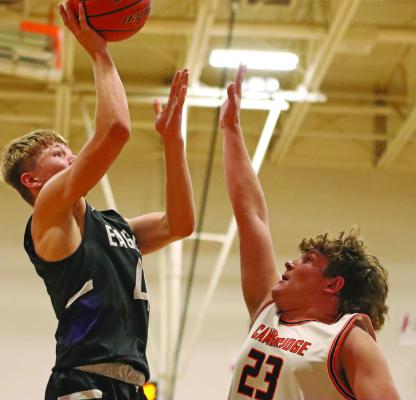 Southern Valley boys hold off Cambridge rally