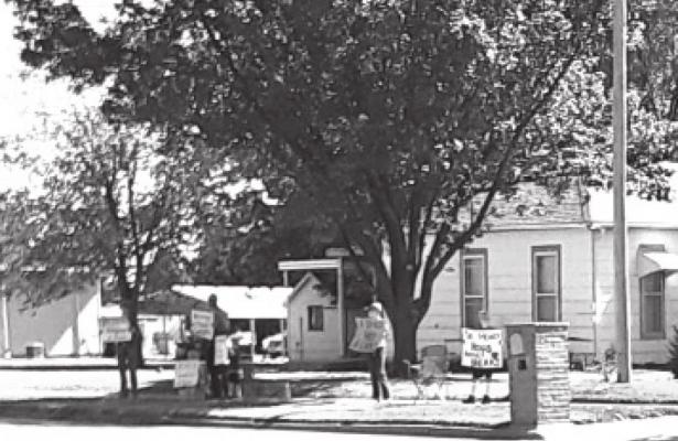 Indianola Life Chain on Sunday, October 4. There were 23 people in attendance praying.