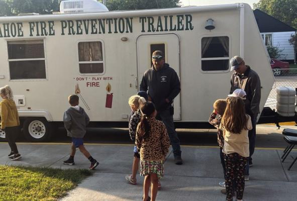 Arapahoe students learn about Fire Safety