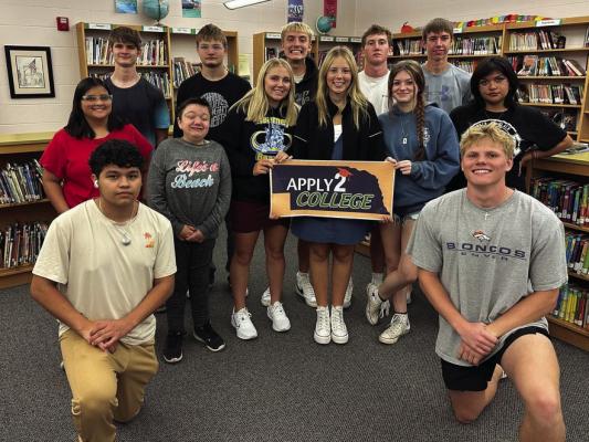 Elwood holds Apply2College event for Seniors