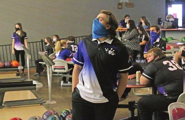 Arapahoe and Southern Valley bowling teams compete at the team’s first triangular in Arapahoe in December. Both teams will be back to Tornado Alley in Arapahoe for a triangular Thursday.