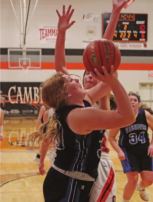 Warriors top Trojans