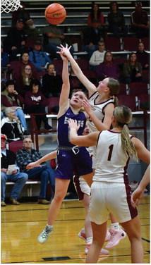 Eagles split road trip at Dundy County-Stratton