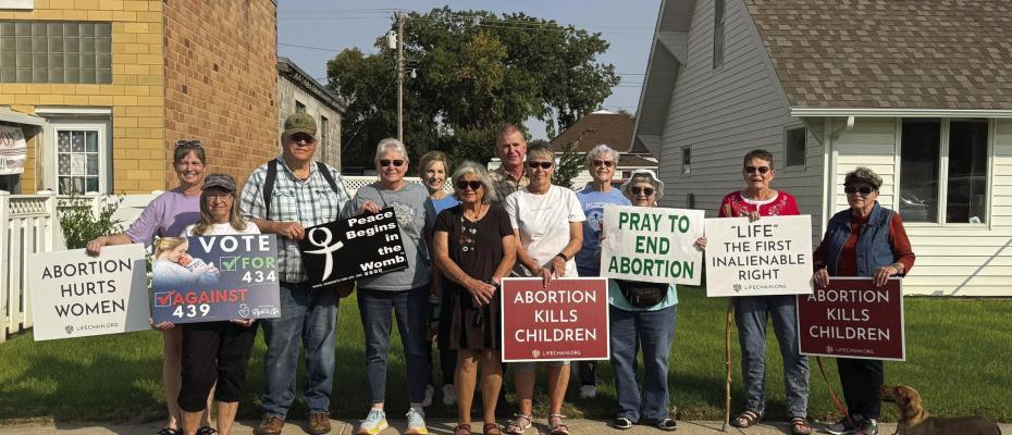 Life Chain held in Arapahoe on October 6