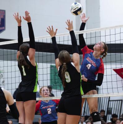 Raiders, Wolves compete at triangular