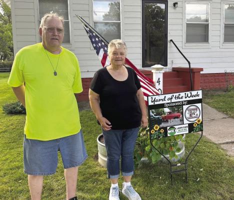 Congratulations to July 30th’s Elwood Chamber Yard of the Week winner, Dale and Cheryl Taft!
