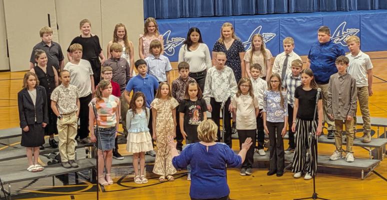 The 5th-8th grade concert was held on Thursday night in the Arapahoe-Holbrook gym. This deja blue group of 5-6th graders sang a few numbers for a large audience.