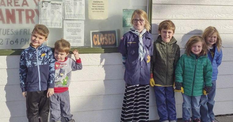 Scouts donate to food pantry