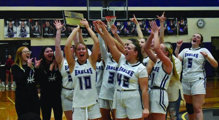 Southern Valley celebrates another district title and State Tournament berth.