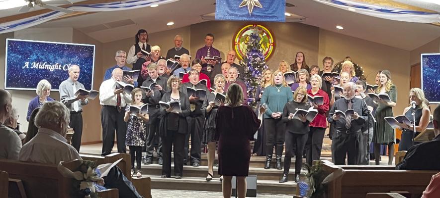 About 160 people attended the Southern Valley Community Christmas Cantata on Sunday, December 3 at the Evangelical Free Church in Oxford. The group had about forty members this year and performed the Cantata ‘A Midnight Clear’ that told the Christmas story through song and narration. The group has been practicing since October for the annual performance and had members from several Southern Valley area communities.