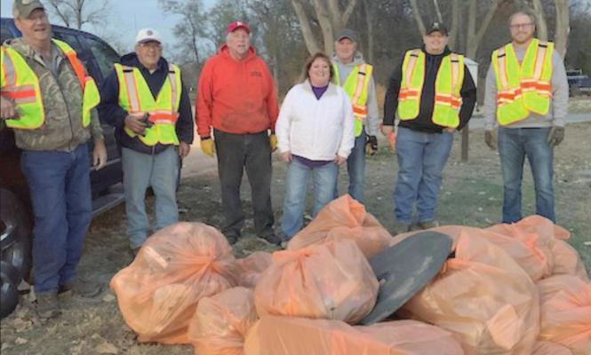 Cambridge Lions clean up highway